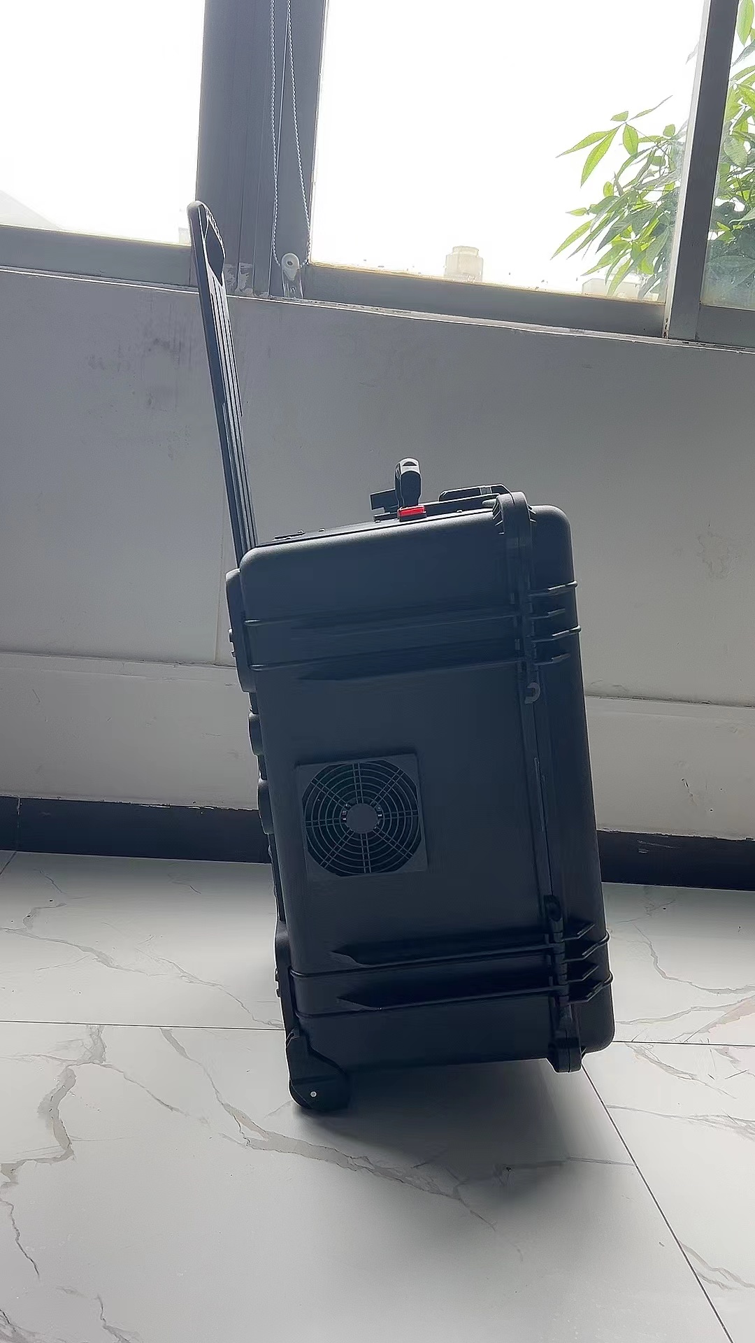 潜江手拉箱型移动通信干扰器